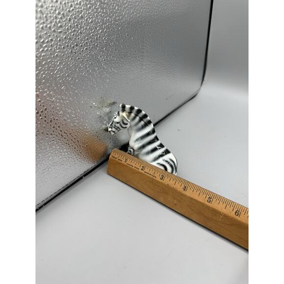 Vintage Ceramic Zebra Figurine Sitting Pose Black White Striped 3.5” - Picture 7 of 7